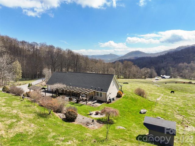 371 Ned Cove Road, Waynesville, NC 28785