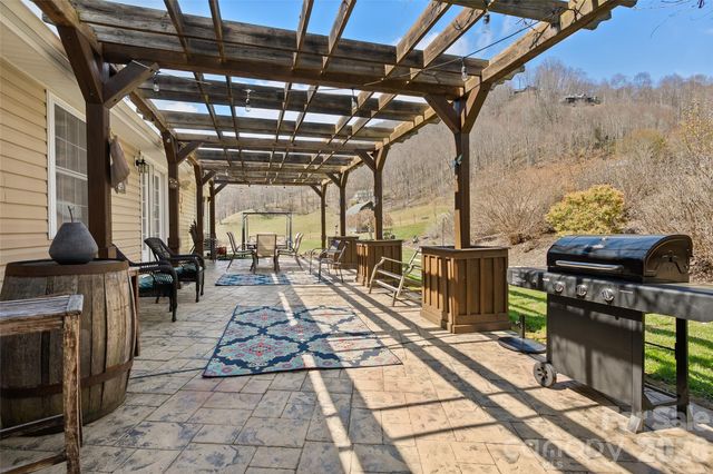 371 Ned Cove Road, Waynesville, NC 28785