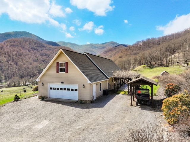 371 Ned Cove Road, Waynesville, NC 28785