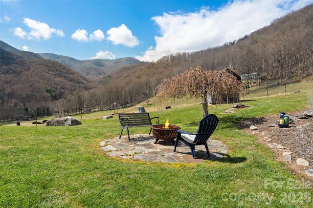 371 Ned Cove Road, Waynesville, NC 28785