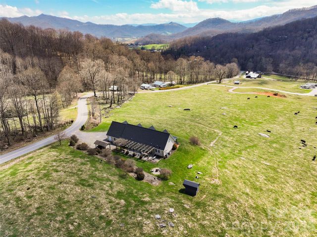 371 Ned Cove Road, Waynesville, NC 28785