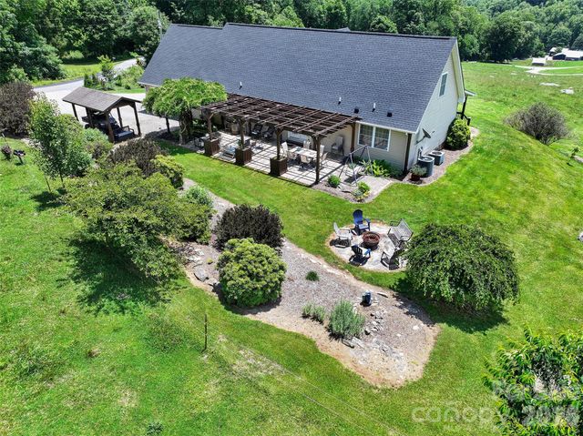 371 Ned Cove Road, Waynesville, NC 28785