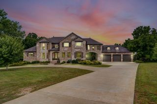 1373 East River Oak Drive, Springfield, MO 65803