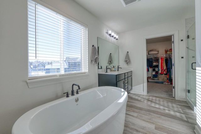 N56W24205 Simona COURT, Sussex, WI 53089