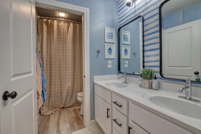 N56W24205 Simona COURT, Sussex, WI 53089