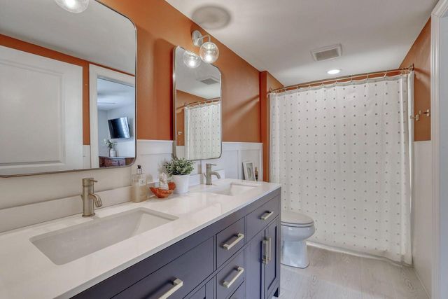 N56W24205 Simona COURT, Sussex, WI 53089