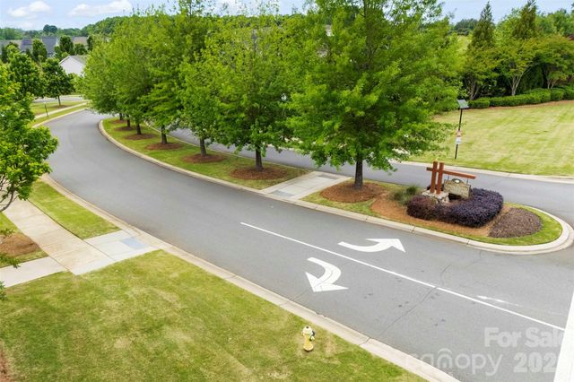 700 Wood Lily Drive, Belmont, NC 28012