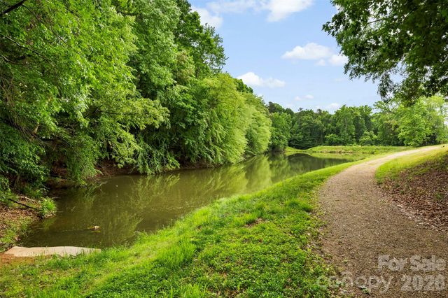 700 Wood Lily Drive, Belmont, NC 28012