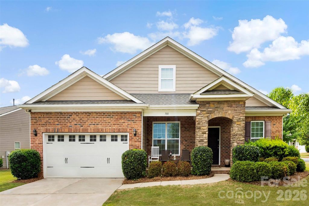 700 Wood Lily Drive, Belmont, NC 28012