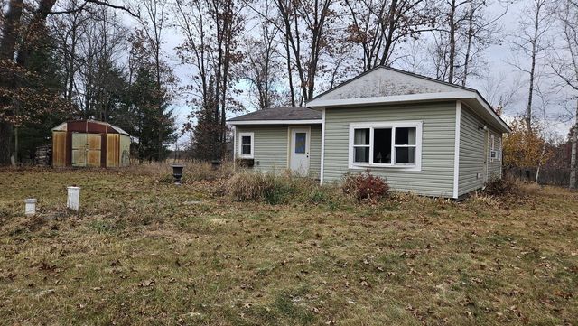 N6432 11th COURT, Westfield, WI 53964