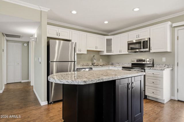 2310 E BETTY ELYSE Lane, Phoenix, AZ 85022