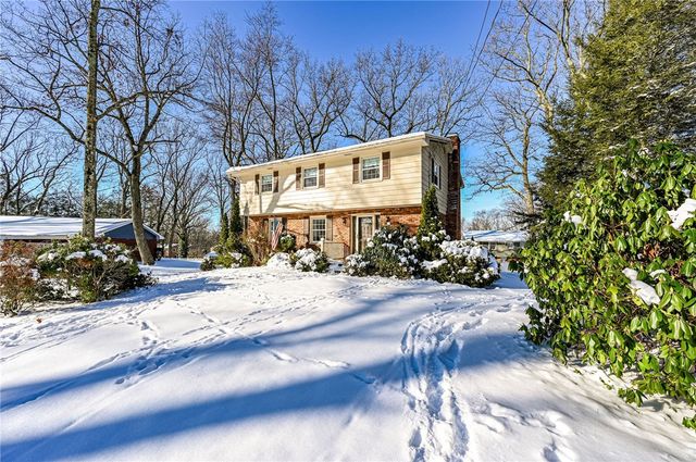 1127 Mckenna Way, Unity Twp, PA 15601