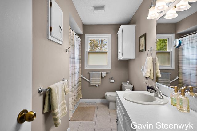 401 Kingwood Drive, Holland, MI 49424