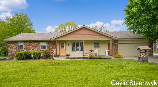 401 Kingwood Drive, Holland, MI 49424