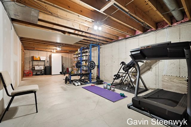 401 Kingwood Drive, Holland, MI 49424