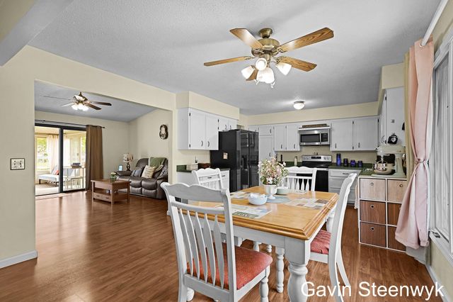 401 Kingwood Drive, Holland, MI 49424