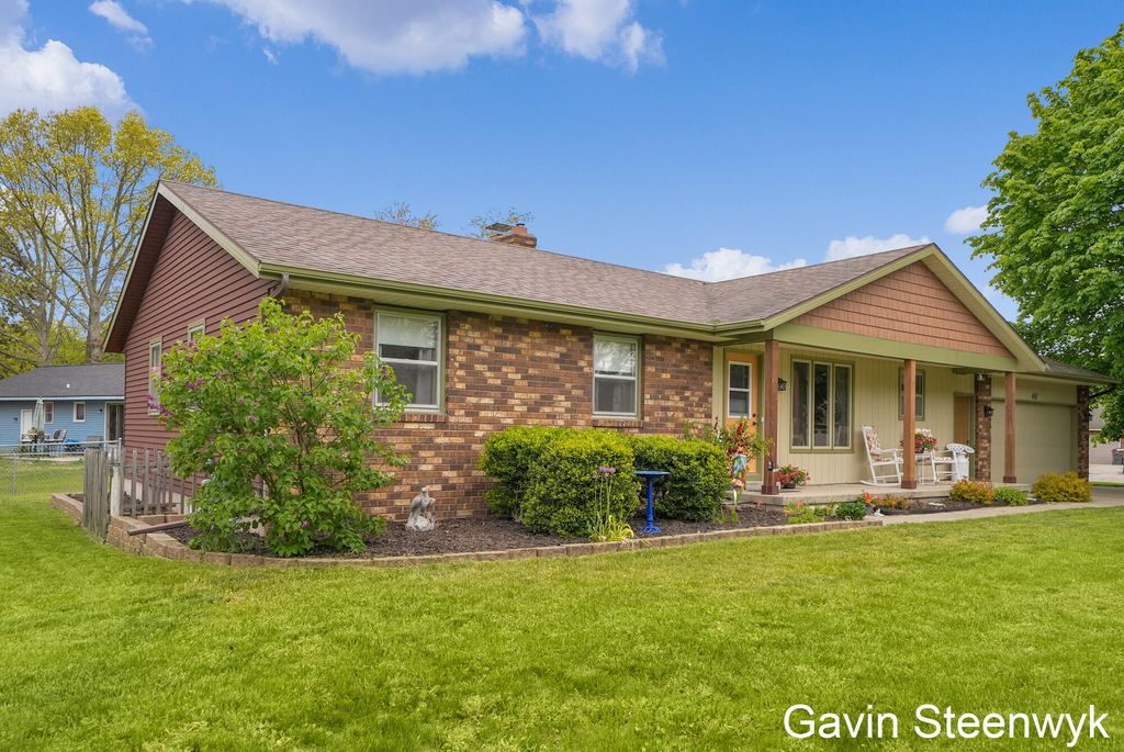 401 Kingwood Drive, Holland, MI 49424