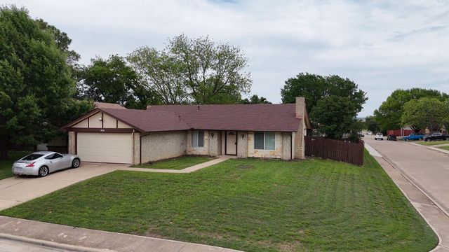 2838 Padre Lane, Grand Prairie, TX 75052