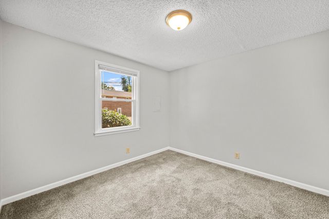 1906 Batts Ln Apt C, Clarksville, TN 37042