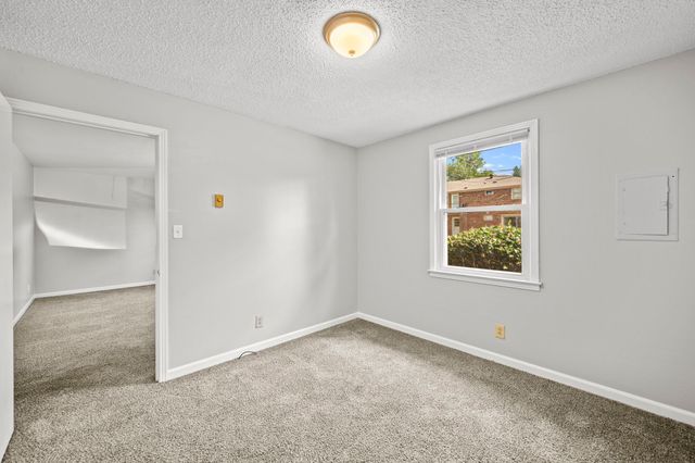 1906 Batts Ln Apt C, Clarksville, TN 37042