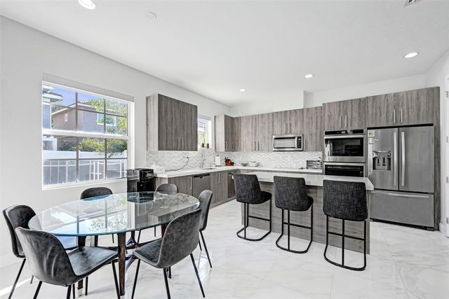 3534 Forest View Creek, Dania Beach, FL 33312