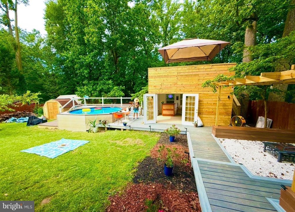 Image 12 of property listing at 4804 HILLTOP CT, Nottingham, MD 21236