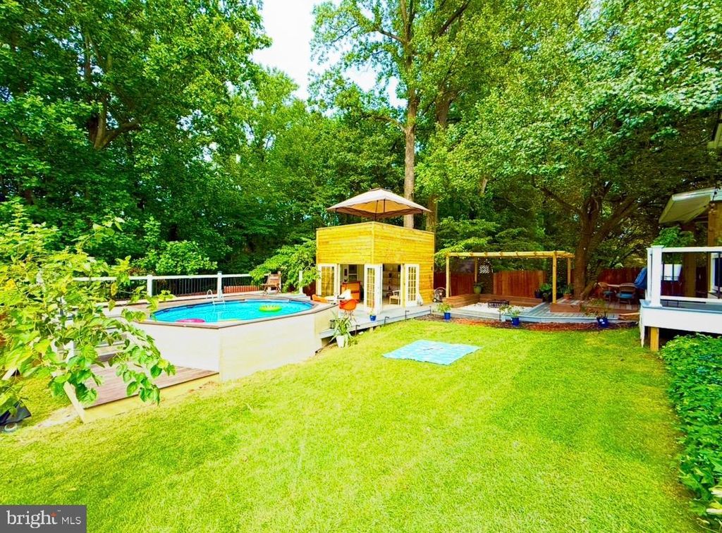 Image 15 of property listing at 4804 HILLTOP CT, Nottingham, MD 21236