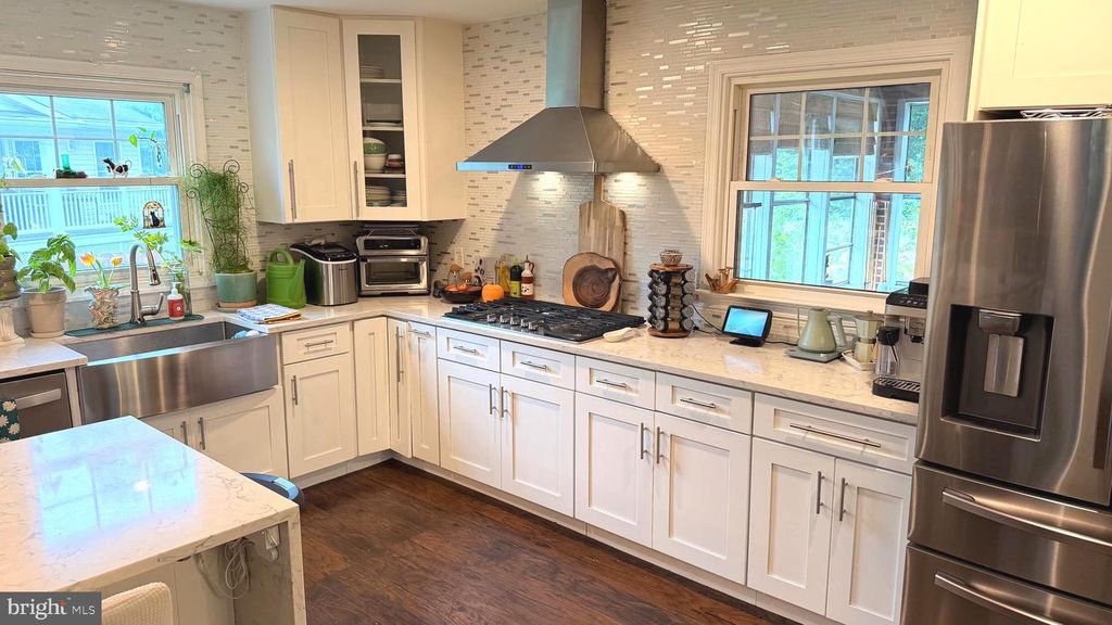 Image 22 of property listing at 4804 HILLTOP CT, Nottingham, MD 21236