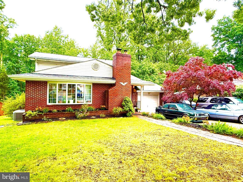 Image 3 of property listing at 4804 HILLTOP CT, Nottingham, MD 21236