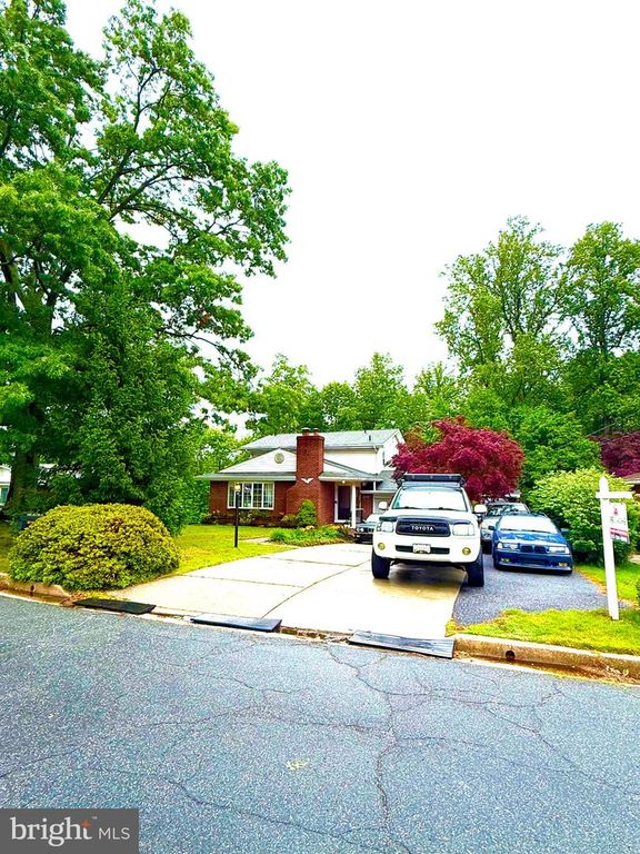 Image 5 of property listing at 4804 HILLTOP CT, Nottingham, MD 21236