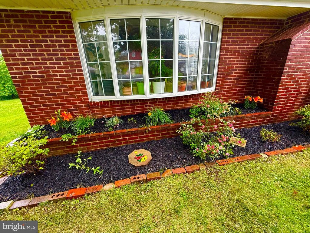 Image 6 of property listing at 4804 HILLTOP CT, Nottingham, MD 21236