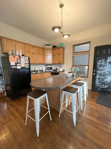 2035 W Evergreen Avenue 1F, Chicago, IL 60622