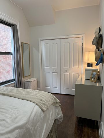 2035 W Evergreen Avenue 1F, Chicago, IL 60622