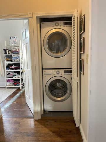 2035 W Evergreen Avenue 1F, Chicago, IL 60622