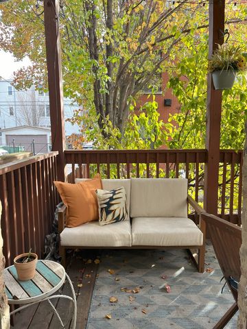 2035 W Evergreen Avenue 1F, Chicago, IL 60622