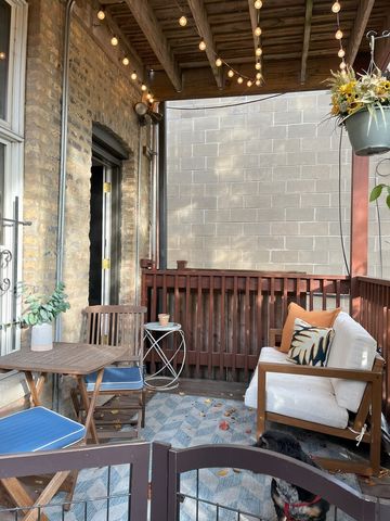 2035 W Evergreen Avenue 1F, Chicago, IL 60622