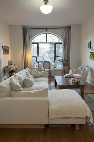 2035 W Evergreen Avenue 1F, Chicago, IL 60622