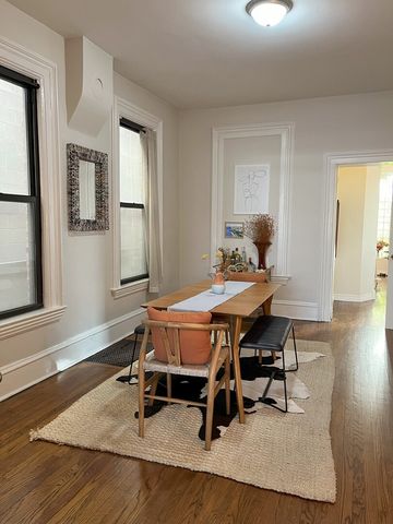 2035 W Evergreen Avenue 1F, Chicago, IL 60622