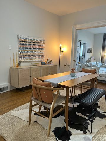 2035 W Evergreen Avenue 1F, Chicago, IL 60622