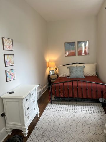 2035 W Evergreen Avenue 1F, Chicago, IL 60622