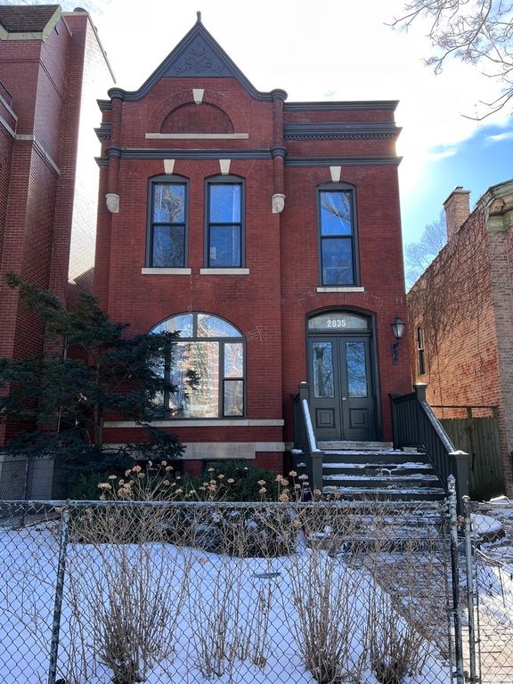 2035 W Evergreen Avenue 1F, Chicago, IL 60622