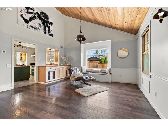 5675 CHILDS Rd, Lake Oswego, OR 97035