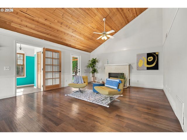 5675 CHILDS Rd, Lake Oswego, OR 97035