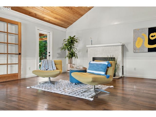 5675 CHILDS Rd, Lake Oswego, OR 97035