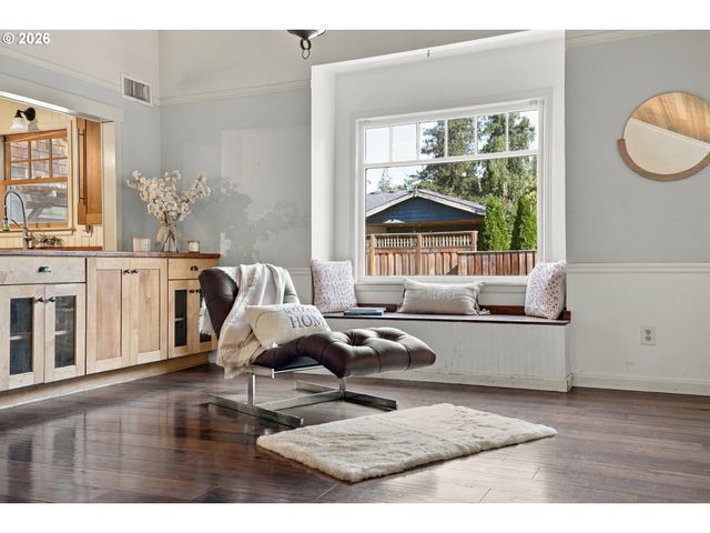 5675 CHILDS Rd, Lake Oswego, OR 97035