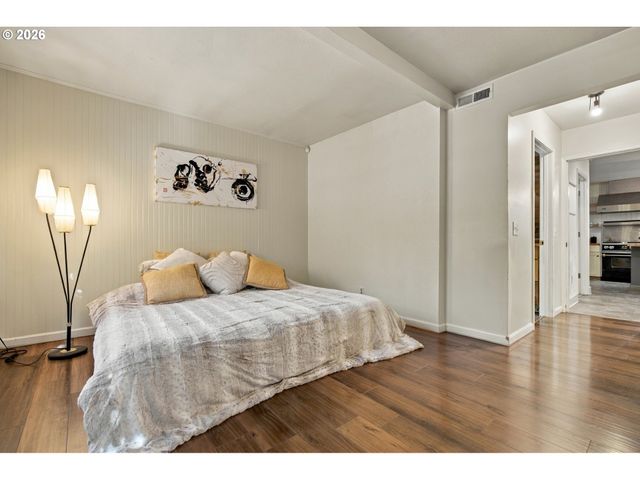 5675 CHILDS Rd, Lake Oswego, OR 97035