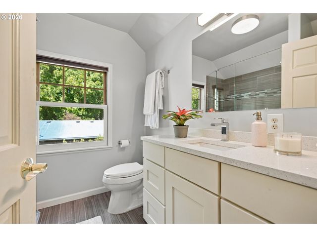 5675 CHILDS Rd, Lake Oswego, OR 97035