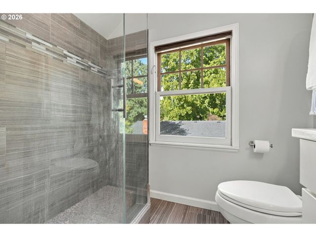 5675 CHILDS Rd, Lake Oswego, OR 97035