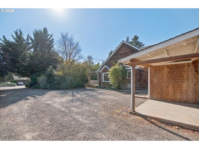 5675 CHILDS Rd, Lake Oswego, OR 97035