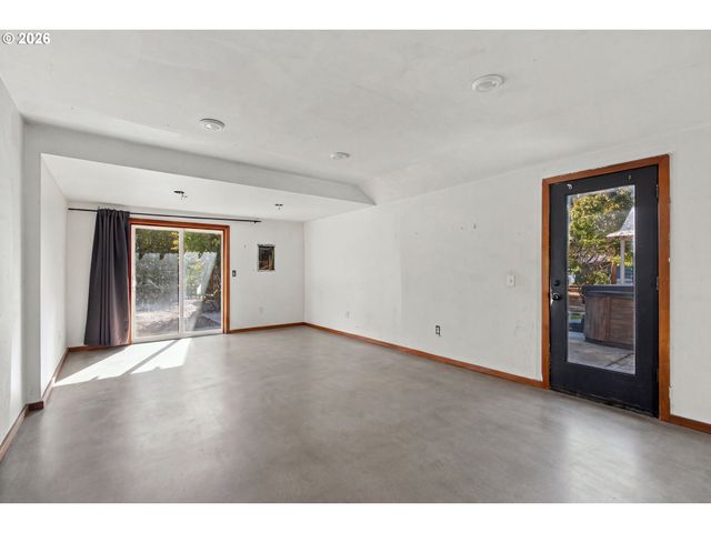 5675 CHILDS Rd, Lake Oswego, OR 97035